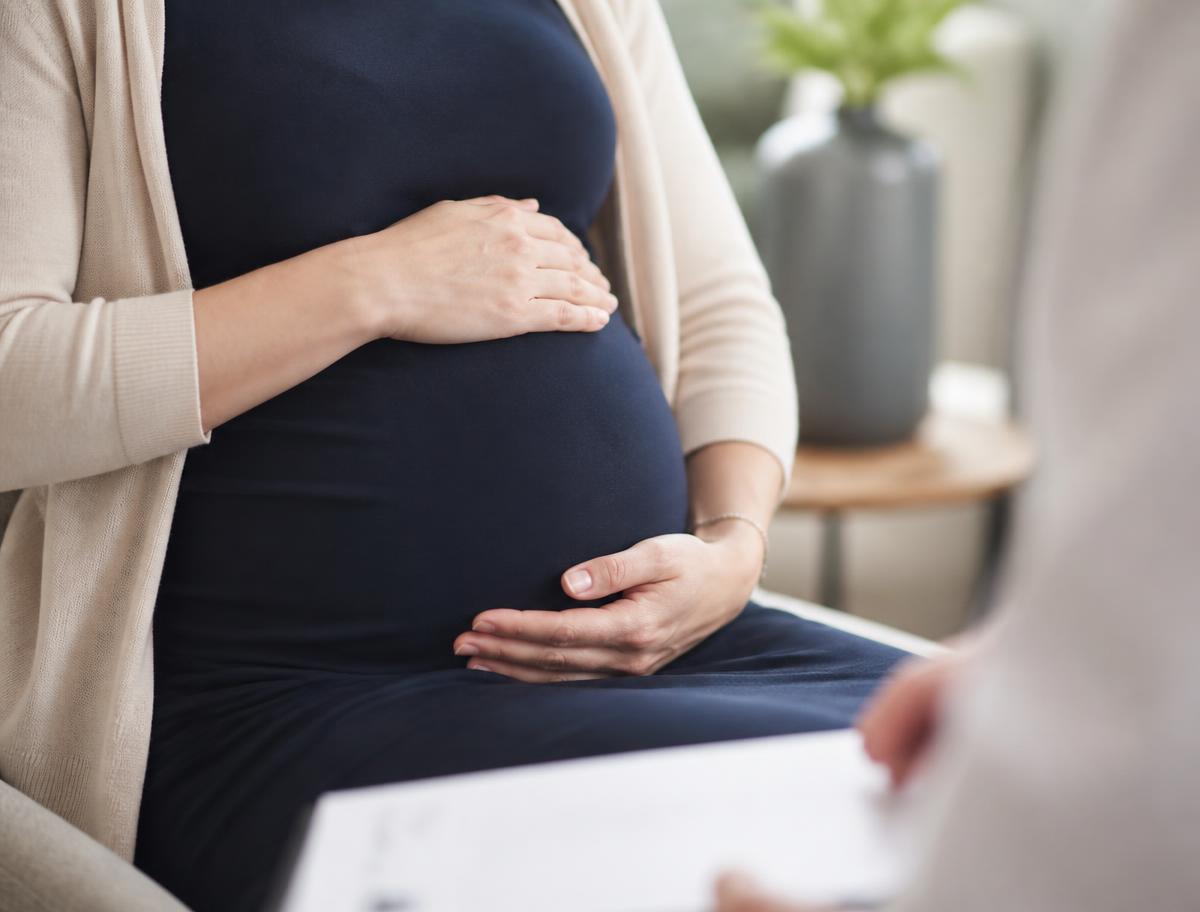 A pregnant patient during an antenatal consultation